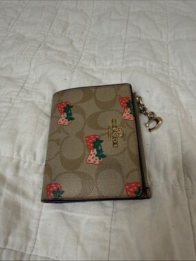 Coach Strawberry Print Signature Zip Wallet - Tan/Red/Green